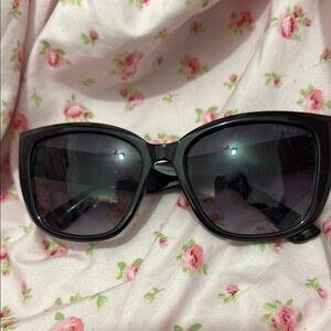 Guess Black Cat-Eye Sunglasses
